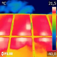 Výstup z termokamery nasnímaný na přední straně fotovoltaické elektrárny | Autor: Archiv Jiřího Vaňka