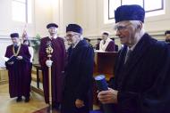Poslední čestné doktoráty se udělovaly v roce 2014. Tehdy byli promováni Armin Delong a Viktor Rudiš | Autor: Igor Šefr
